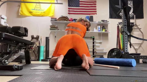 Phoenix Marie - Phoenix Marie Tears Open Her Yoga Pants And Masturbates! - photo 10 of 24