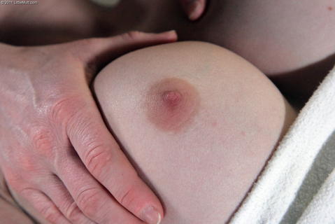 Rilee Marks - Rilee Marks Loves A Massage With Happy Ending! - photo 1 of 1