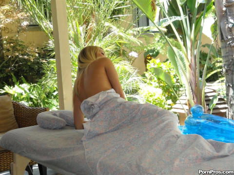 Teagan Summers - Teagan Summers Sexy Massage Gets Very Heated Up! - photo 1 of 1