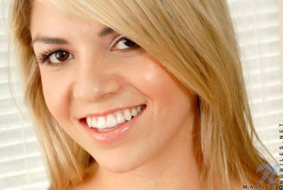 Marlie Moore Posing Marlie Moore Posing