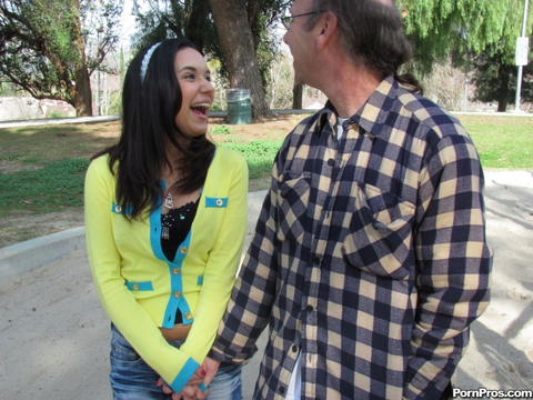 Tia Cyrus - Tia Cyrus Has A Thing for Older Guys! - photo 15 of 36