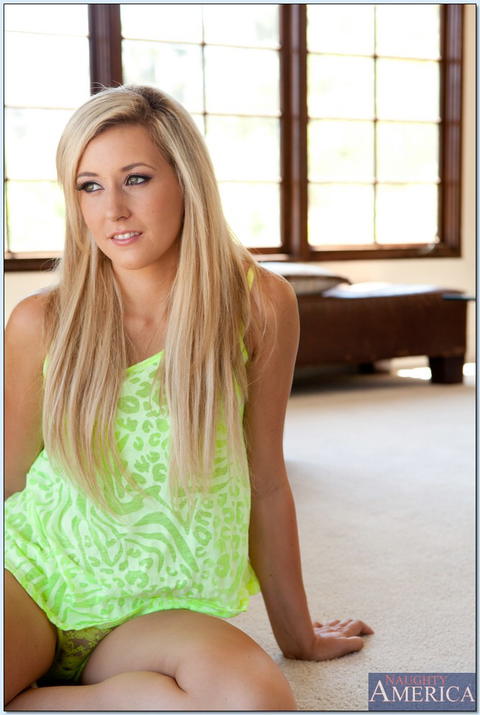 Lilly Banks Sexy