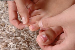 Georgia Jones Does The Splits Naked!