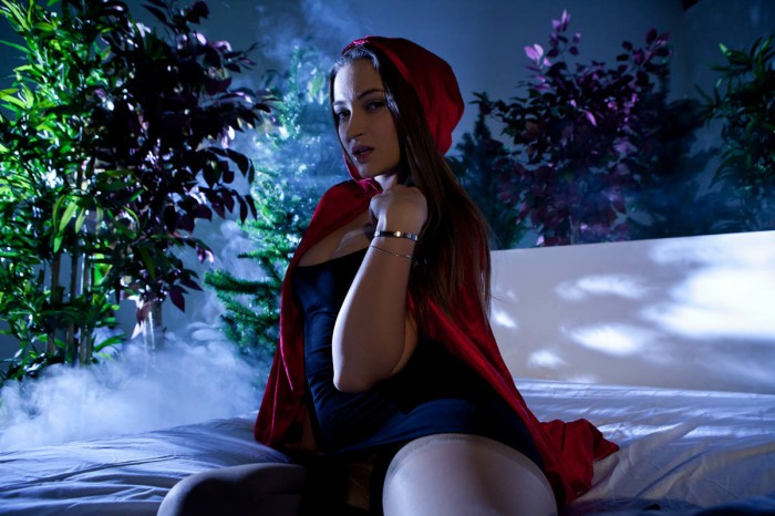 Dani Daniels Posing