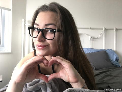 Dani Daniels - Dani Daniels With Some New Candid Pics! - photo 7 of 15