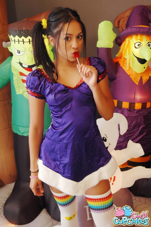 Cindy Cupcakes - Cindy Cupcakes Gets Ready For Halloween! - photo 1 of 1