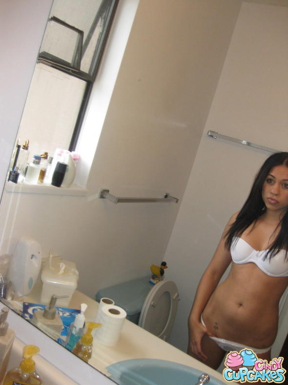 Cindy Cupcakes Bathroom Cindy Cupcakes In Some Sexy Candid Shots!
