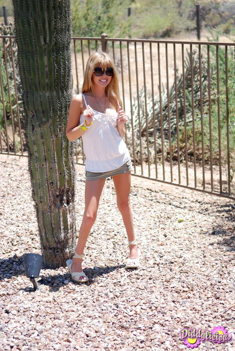 Diddy Licious - Diddylicious Stripping Her Clothes Off By A Cactus! - photo 1 of 1