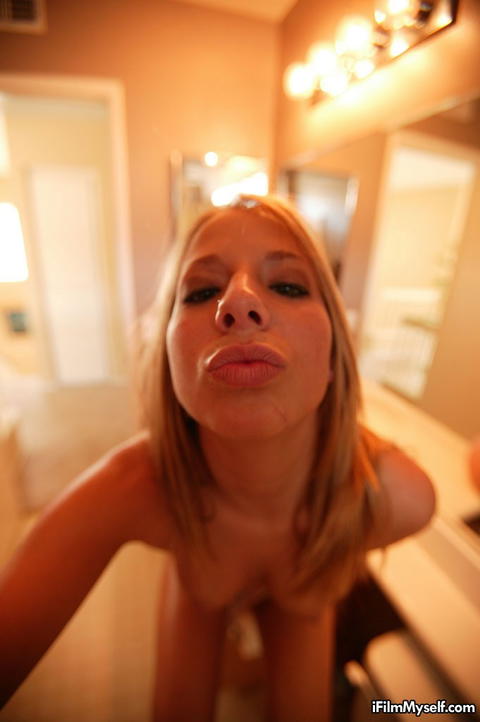Ashley Jensen - Ashley Jensen Taking Some Pictures Of Herself In The Bathroom! - photo 1 of 1