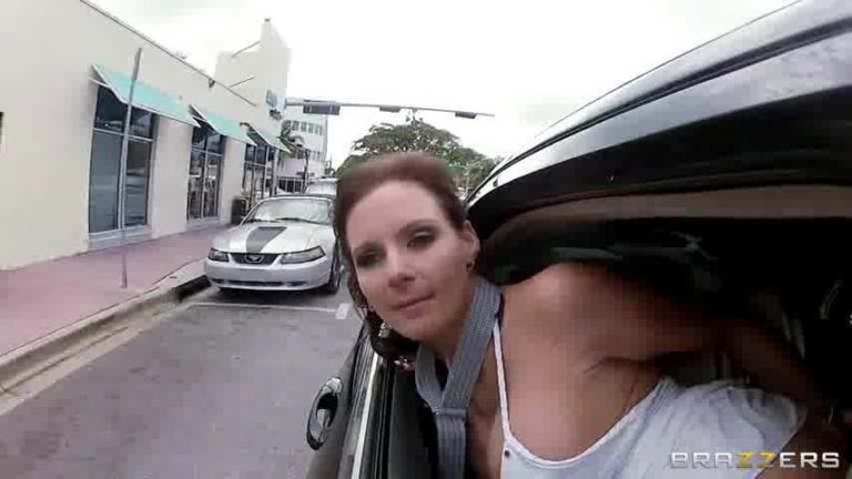 Diamond Kitty - Diamond Kitty And Phoenix Marie Fucking In A Limo! - photo 1 of 1