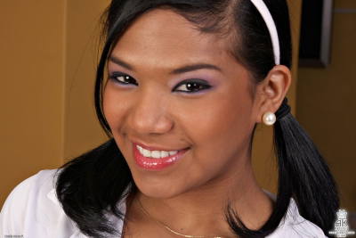Emy Reyes Posing Emy Reyes Posing