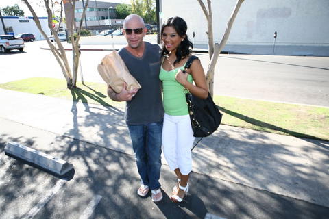 Emy Reyes - Emy Reyes Walks Over To His Place For A Facial! - photo 5 of 14