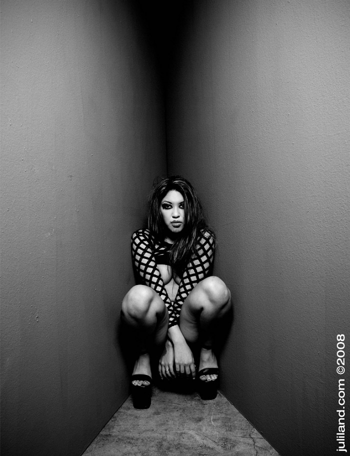 Nautica Thorn In Black And White