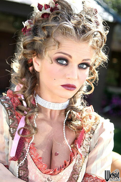 Rita Faltoyano Posing