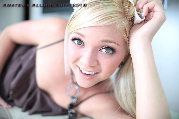 Jessie Andrews Posing Jessie Andrews Posing