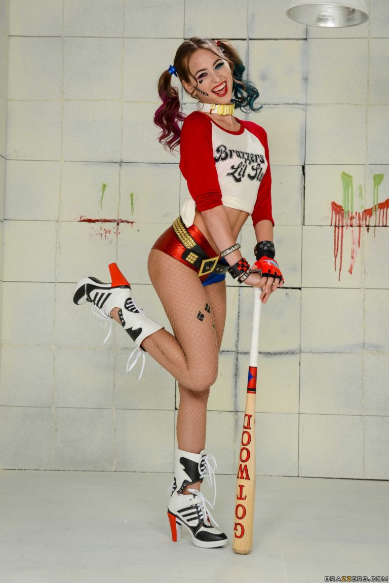 Riley Reid - Riley Reid Cosplay Sex Pictures Are Always Hot! - photo 1 of 1