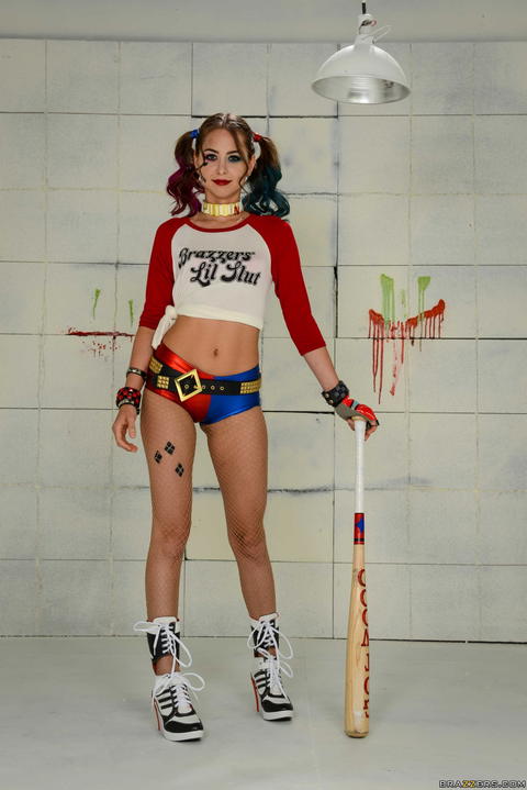 Riley Reid - Riley Reid Cosplay Sex Pictures Are Always Hot! - photo 24 of 24