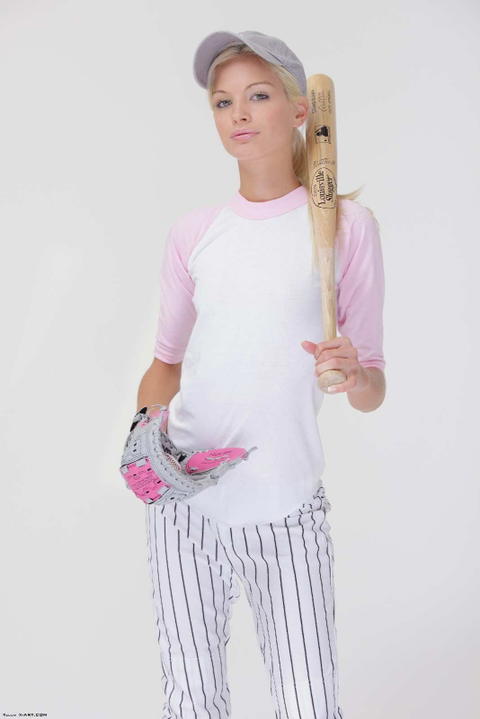 Franziska Facella - Franziska Facella Uses A Baseball Bat And Not To Play Balls! - photo 1 of 16