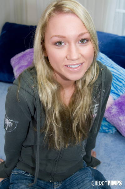 Madison Scott Posing Madison Scott Posing