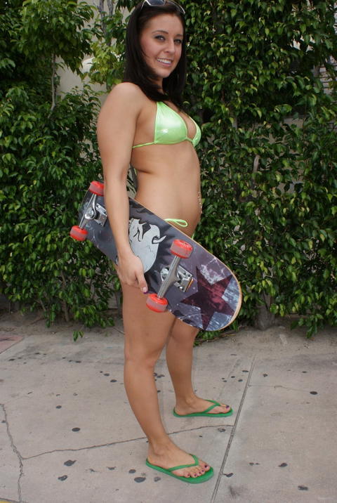 Gracie Glam - Gracie Glam Skateboards Her Sexy Ass To A Cum Filled Fucking! - photo 11 of 70