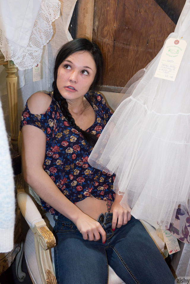Logan Drae Public Flashing us At An Antique Store!