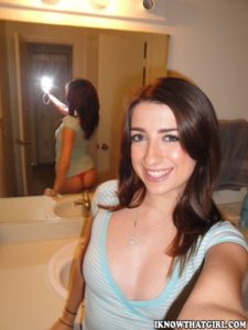 Alexa Jones Gets Her Sexy Body A Fat Cock!