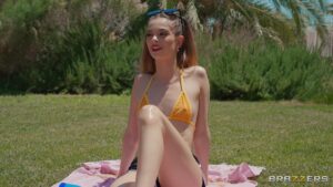 When Molly Little Suntanes She Gets Horny,