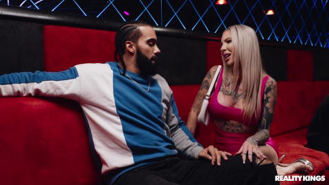Reality Kings - Cassidy Luxe And Ari Alectra Threesome With James Angel. - photo 1 of 1
