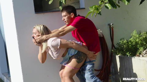 Reality Kings - Scarlett Wild Sneaks Out And Fucks Jordi El Nino Polla! - photo 9 of 24