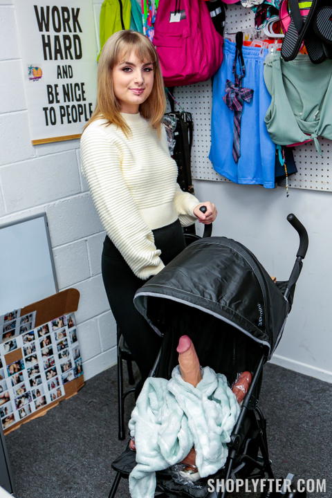 Team Skeet - Shoplyfter Catches Evie Christian! - photo 1 of 1