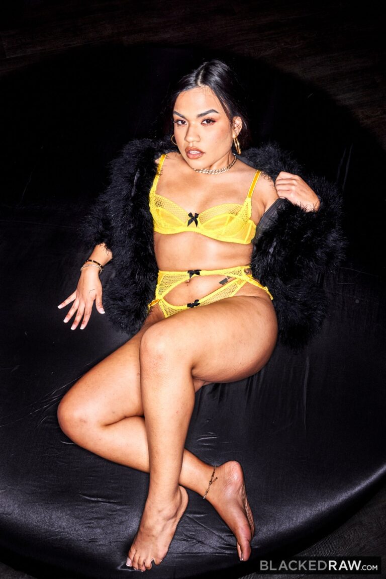 Mad Cheddar - Summer Col Is Fucking For Blacked Raw! - photo 1 of 1