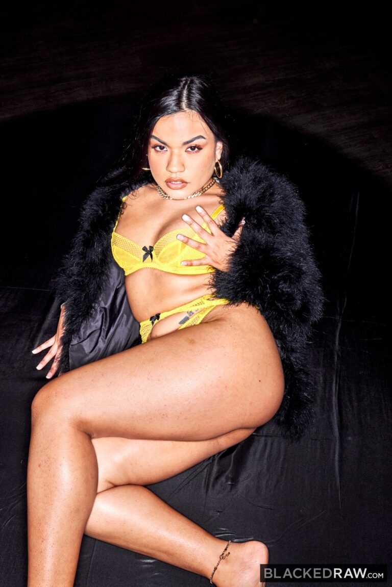 Mad Cheddar - Summer Col Is Fucking For Blacked Raw! - photo 1 of 1