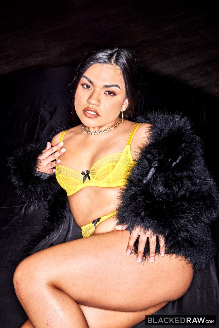 Mad Cheddar - Summer Col Is Fucking For Blacked Raw! - photo 1 of 1