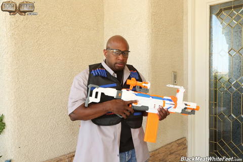 Evil Angel - Charlotte Sins Found A Black Guy That Is Into Feet! - photo 9 of 24