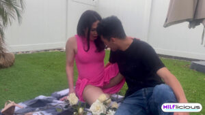 Nina Dolci Is Sucking Alex White’s Cock In A Backyard!