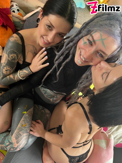 Newer Models - Anuskatzz, Miss Flora, Morea Black, Lily Lu New Year’s Eve Party! - photo 1 of 1