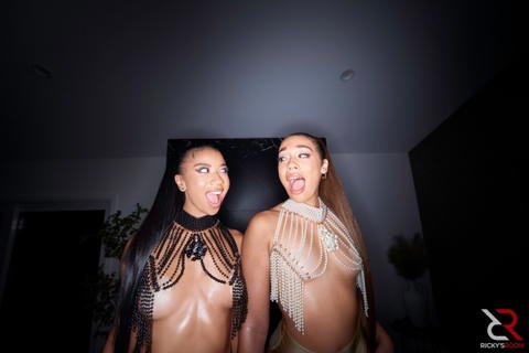 Newer Models - Ameena Green And Willow Ryder Posing In Lingerie, Non Nude. - photo 11 of 20