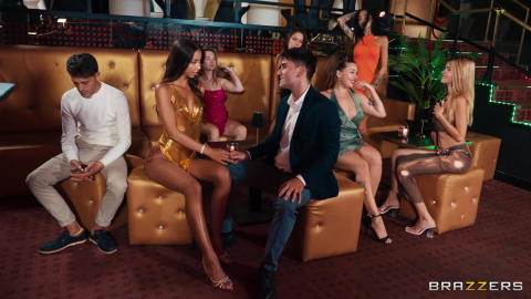 Lia Lin - Lia Lin Cucks Her Boyfriend With The Club’s Bouncer! - photo 1 of 1