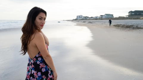 Eva Lovia - Eva Lovia Flashes Us Her Pussy While At The Beach! - photo 1 of 1