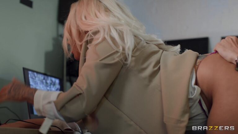 Kiki Minaj - Kiki Minaj, Louise Lee Threesome With Danny D! - photo 1 of 1