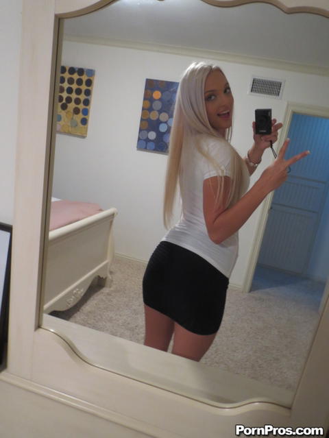 Macy Cartel - Macy Cartel Takes Some Selfies Which Leads To A Fucking! - photo 1 of 1