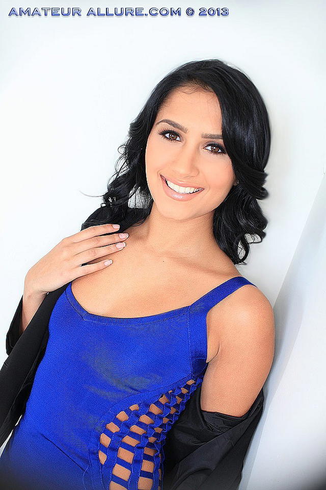 Giselle Mari Gives Us Some Close Up of Her Having Sex!
