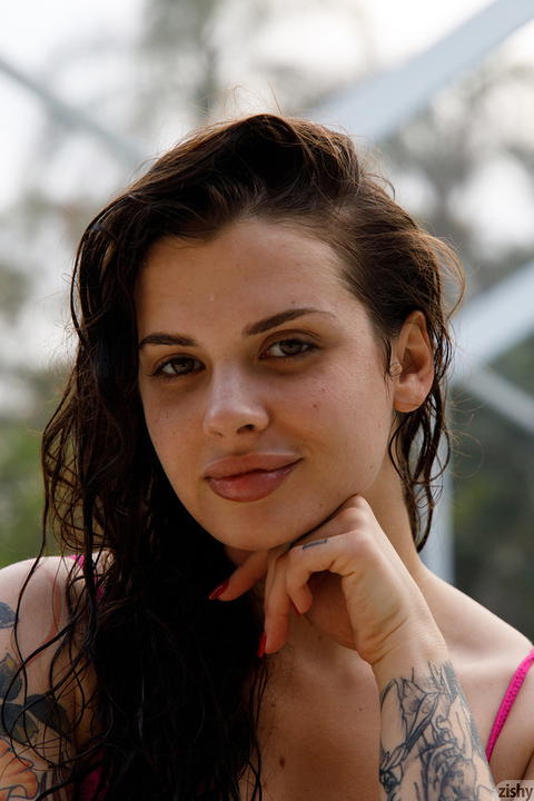 Keisha Grey - Keisha Grey Tease Pictures While Out At The Lake House! - photo 7 of 8