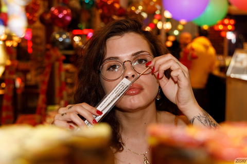 Keisha Grey - Keisha Grey The Cuban Eggroll! - photo 3 of 8