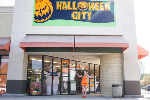 Noelle Easton - Noelle Easton Does Some Teasing At A Halloween Store! - photo 1 of 1