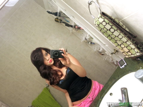 Ryan Smiles - Ryan Smiles Takes Some Selfies Before Sucking And Fucking! - photo 1 of 1