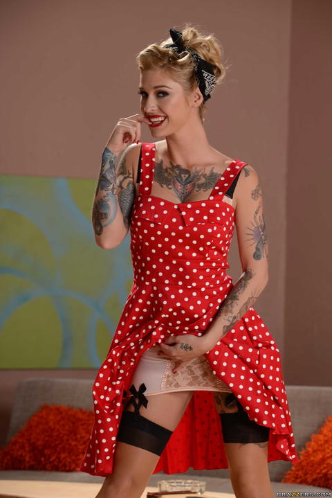 Kleio Valentien - Kleio Valentien In Her Old School Lingerie Having Sex With A Big Black Cock! - photo 2 of 31