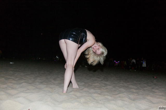 Catie Parker Out At The Beach Showing A Bit Of Skin!