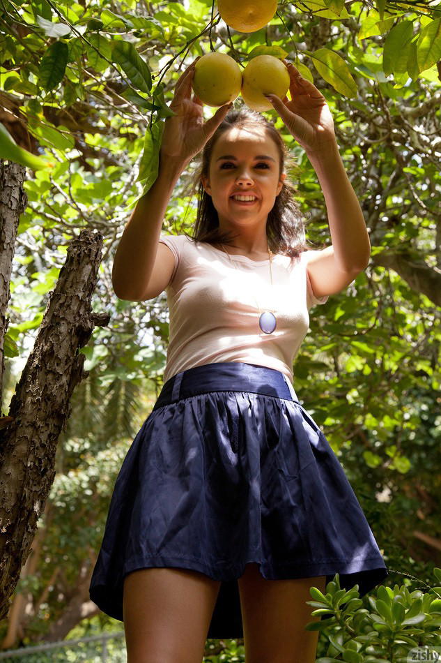 single_aaimg_3825_1 Dillion Harper Flashing Her Panties And A Bit More!