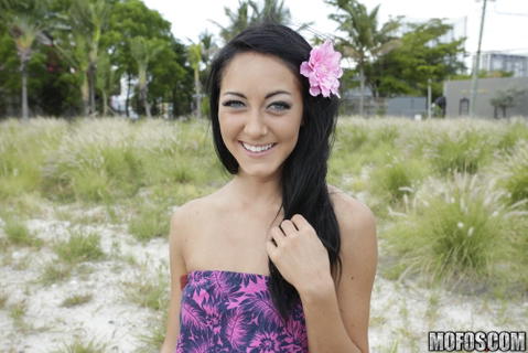 Sabrina Banks - Sabrina Banks On Vacation Trying Out A New Cock! - photo 1 of 24